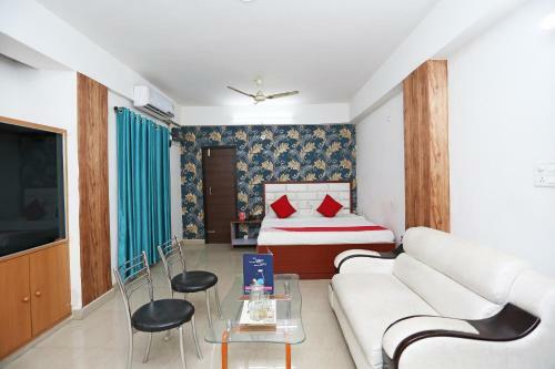 Oyo 24694 Hotel Satya Inn