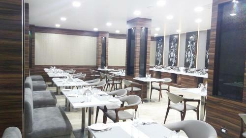 Hotel Amrapali Residency