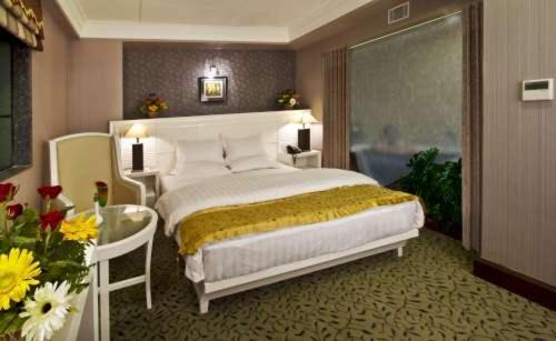 Hotel Gargee Grand