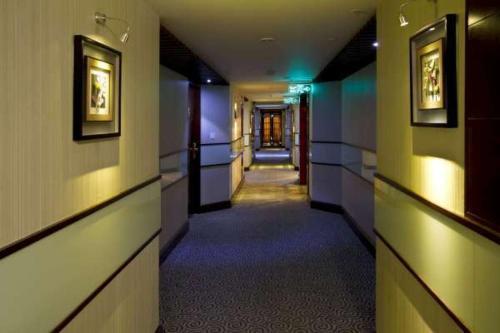 Hotel Gargee Grand