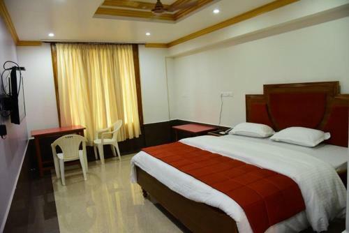 Hotel Chembiyan