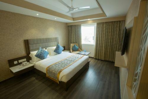 Hotel Saradha Grande