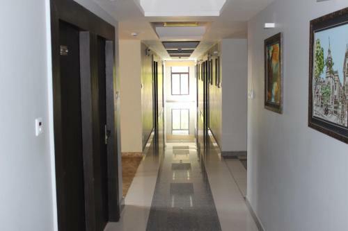 Hotel S R Castle