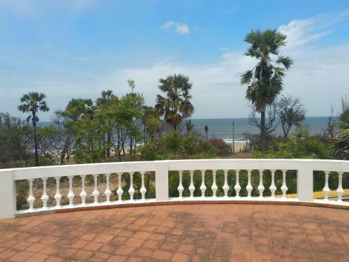 Hostal Beach Bungalow At Pondicherry