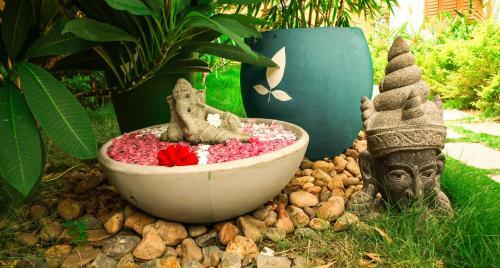 Hostal Beach Bungalow At Pondicherry