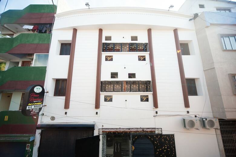 Hotel Peace Residency
