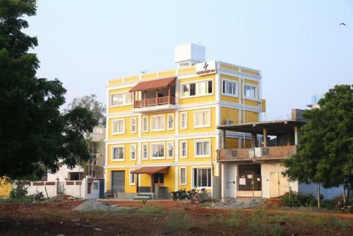 Hotel Le Holiday Inn