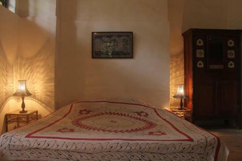 Hostal Isai Ambalam Guest House