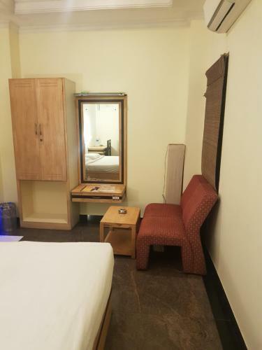 Hotel P R Pride Inn
