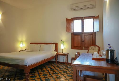 Hotel De Petit