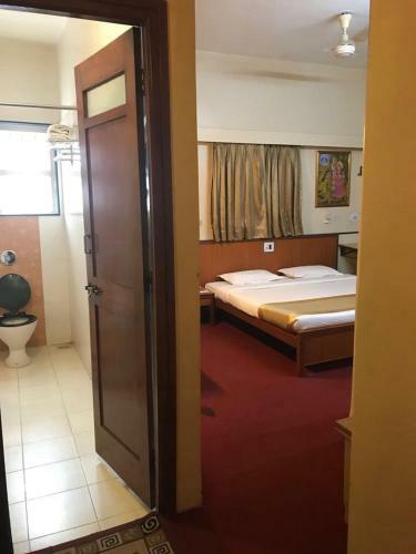 Swaroop Hotel