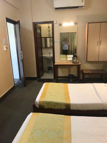 Swaroop Hotel