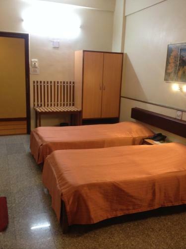 Swaroop Hotel