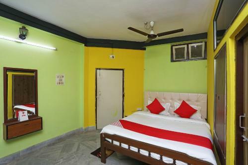 Oyo 22892 Hotel Divine