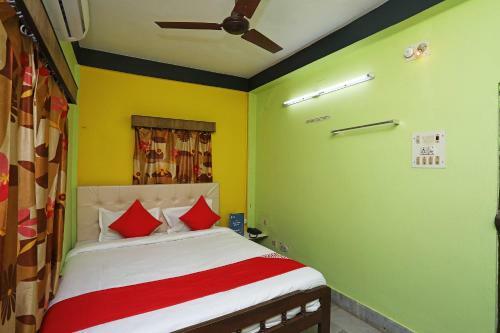 Oyo 22892 Hotel Divine