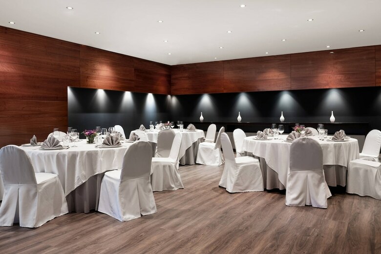 AC Hotel A Coru�a By Marriott