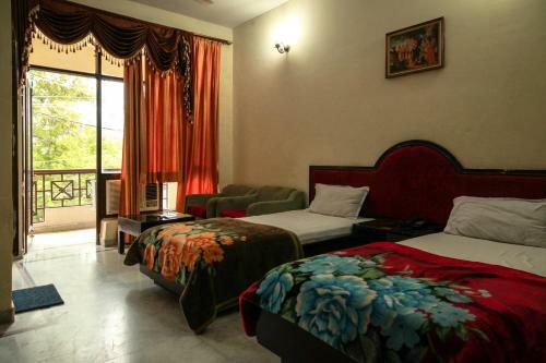 Hotel Neeraj Bhavan Triveni Ganga Ghat
