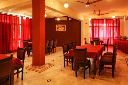 Hotel Neeraj Bhavan Triveni Ganga Ghat