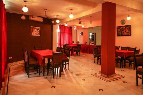 Hotel Neeraj Bhavan Triveni Ganga Ghat