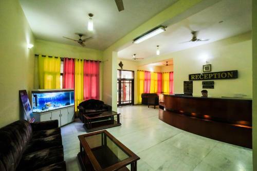 Hotel Neeraj Bhavan Triveni Ganga Ghat