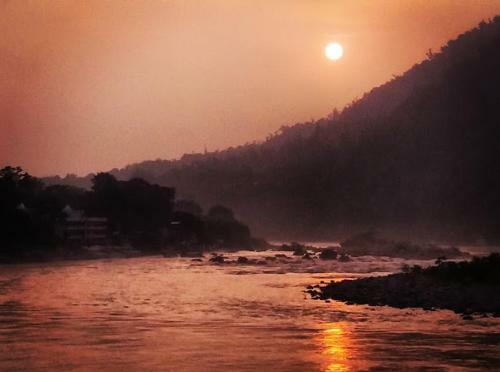 Hostal Peaceful & Quit Stay Near Ganga River