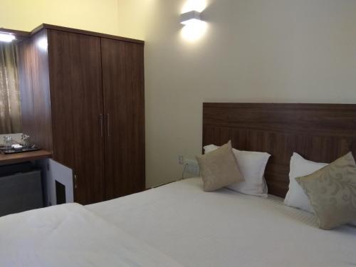 Hotel Manasi Pride