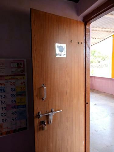 Hostal Rashmi Woods Hotel & Resort