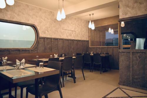 Hotel Travellers Inn