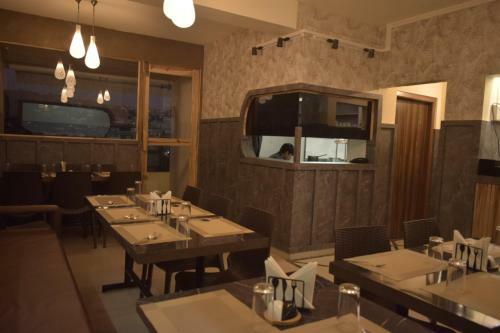 Hotel Travellers Inn