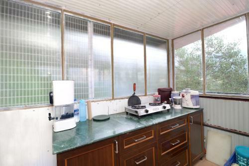 Apartamentos Valley View 2bhk Abode Near Isbt, Tutikandi