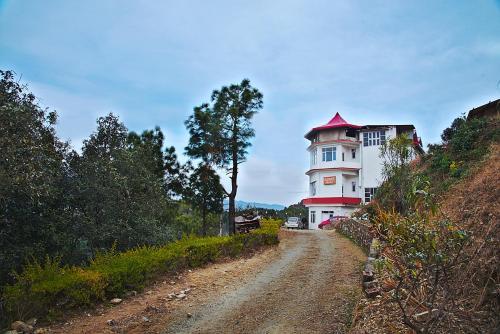 Lodge Raikot Resort