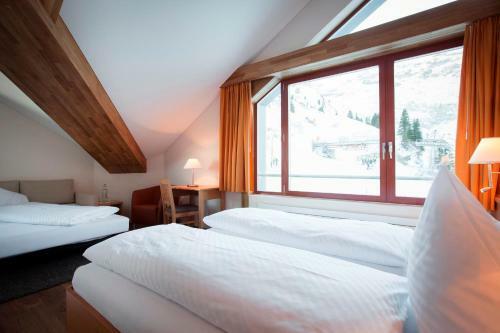 Berghotel Tr�bsee