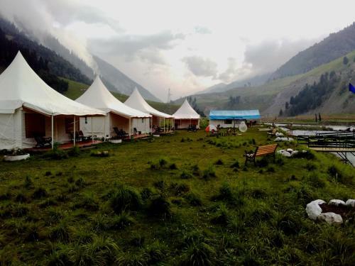 Hotel Sheen Woods Resort