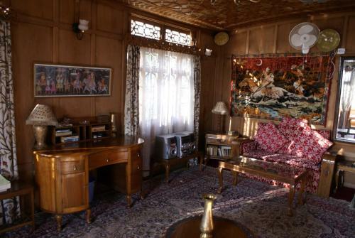 Hotel Shabrose Houseboats