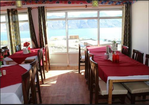 Bed & Breakfast Pangong Paradise