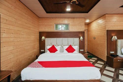 Hotel Oyo 16066 Chinar Comforts