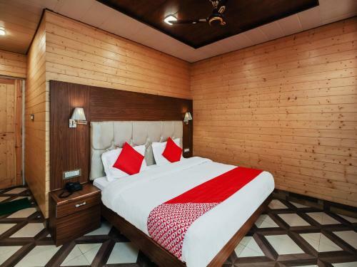 Hotel Oyo 16066 Chinar Comforts