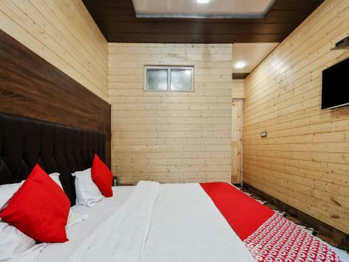 Hotel Oyo 16066 Chinar Comforts