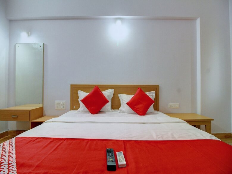 Hotel Capital O 13489 Garuda Comforts