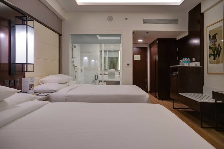 Hotel Courtyard By Marriott Surat
