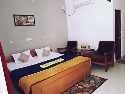 Hotel Narmada Palace