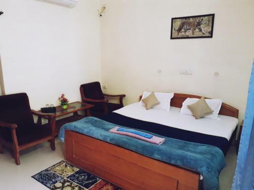 Hotel Narmada Palace