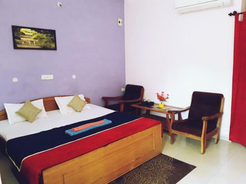 Hotel Narmada Palace
