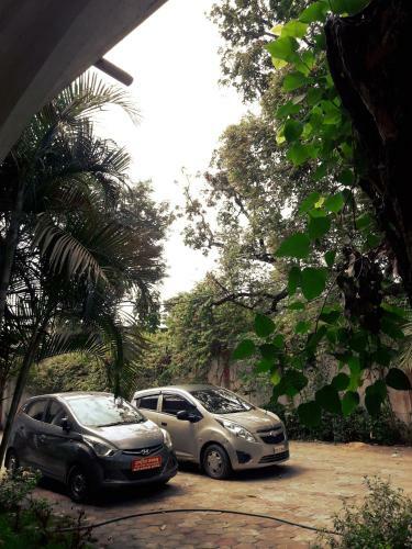 Hotel Narmada Palace