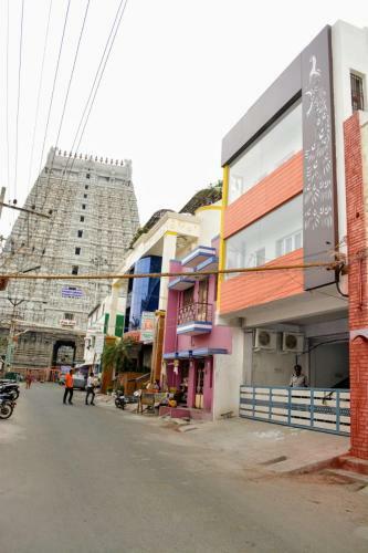 Hotel Aakash Temple View