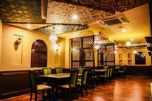 Hotel Poppys Tower Tiruppur