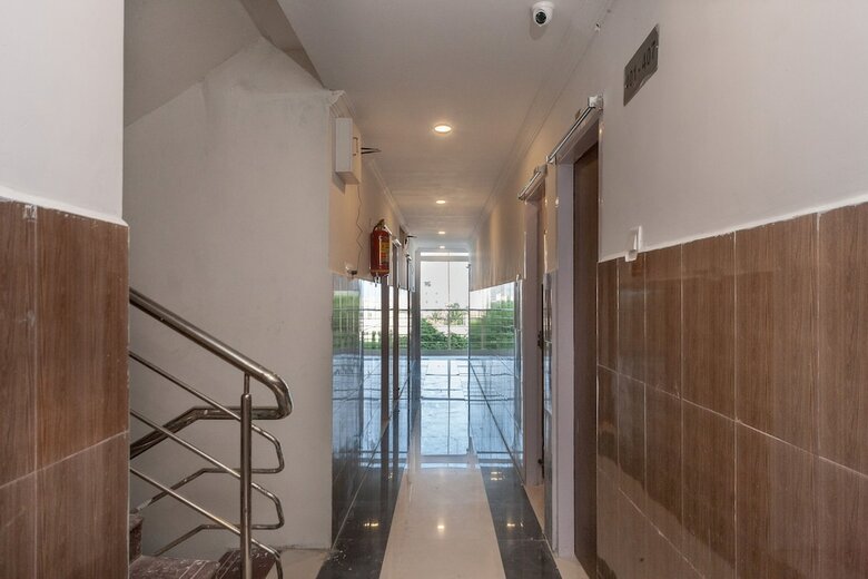 Capital O 27775 Hotel Srinivasa Residency