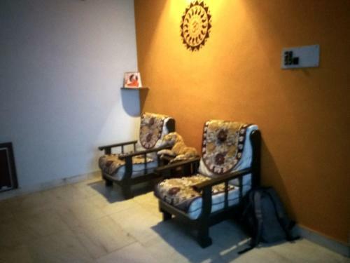 Adb Service Apartments