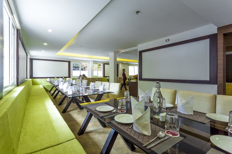 Summit Hampton Hotel