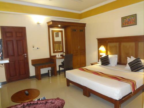 Hotel Seasons Thekkady